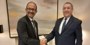 وزير الداخلية يلتقي بالكويت بالممثل الخاص للأمين العام للأمم المتحدة للحد من مخاطر الكوارث