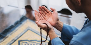 وَقُلِ اعْمَلُوا فَسَيَرَى اللَّهُ عَمَلَكُمْ