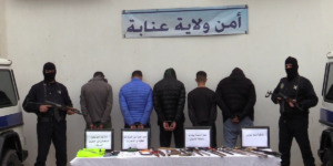 الإطاحة بشبكة مختصة في صناعة أسلحة بيضاء داخل ورشة سرية بعنابة