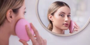 فرشاة تنظيف الوجه.. مضار ينبغي الانتباه لها