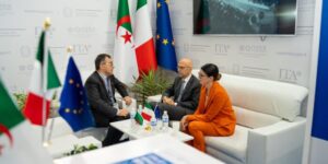 الجزائر وإيطاليا تضعان حجر الأساس لتعزيز التعاون الاقتصادي في قطاع الطباعة والتغليف