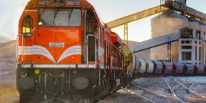 بوعوني: نعمل على وضع خطة واسعة لاقتناء 400 عربة جديدة و60 قاطرة حديثة لتعزيز التنقل المستدام