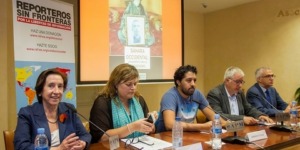 منظمة “مراسلون بلا حدود” تدين ترحيل صحفيين إسبانيين من الصحراء الغربية