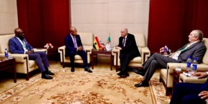 عطاف يجري بأديس أبابا محادثات ثنائية مع عدد من نظرائه الأفارقة