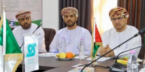 قويدري ونظيره العماني يبحثان فرص التعاون المشترك في المجال الصيدلاني