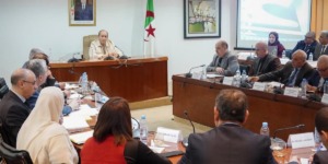 وزير الصناعة يسدي تعليمات بإعداد خارطة وطنية للنسيج الصناعي