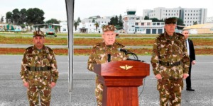 الفريق أول شنڤريحة يشرف على تنصيب اللواء زوبير غويلة قائداً للقوات الجوية