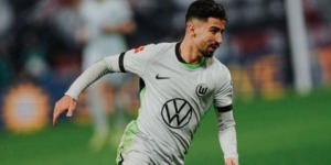 سيباستيان تشيندزيلورز: “الجميع في فولفسبورغ معجب بتفاني عمورة في أدائه وطريقة لعبه”