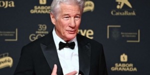 ريتشارد غير: ترامب “متنمر” و”بلطجي” وأمريكا الآن مكان مظلم للغاية