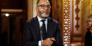 سيناتور فرنسي يؤكد: اليمين المتطرف شلّ كل حركات الرئيس ماكرون