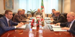 فايد ينصّب مديرا عاما جديدا للديوان الوطني للإحصائيات ويشدد على تطوير أساليب العمل