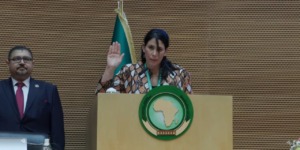 السفيرة حدادي تؤدي اليمين بعد فوزها بمنصب نائب رئيس مفوضية الاتحاد الافريقي 