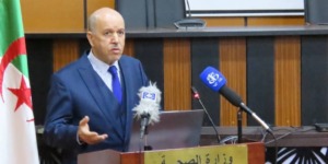 سايحي.. إطلاق تطبيق رقمي عبر الهاتف لفائدة المرضى قريبا