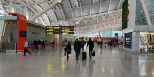 مديوني: من المنتظر أن يستقبل مطار الجزائر الدولي 4 آلاف مسافر وكل عمليات التسيير مرقمنة