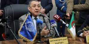 وزير الداخلية يكشف عن تعميم تدريجي لأجهزة الدفع الإلكتروني لدى شرطة المرور