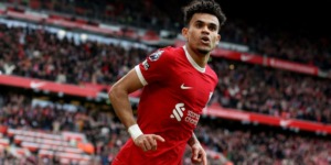 لويس دياز يقترب من أسوار برشلونة