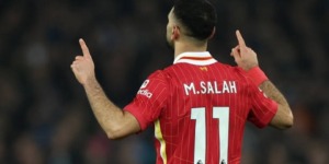 آلان شيرار يعترف: أخطأت في حق صلاح