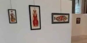 سامية شلوفي.. فنانة توظف ريشتها للحفاظ على التقاليد وقيم الأجداد