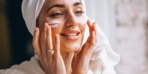 نصائح سهلة لبشرة لامعة ورطبة