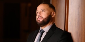 الفنان سامي زرياب لـ “الموعد اليومي”: يومياتي أقضيها بين العمل والصلاة وقراءة القرآن