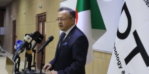 بداري يكشف عن ابتكار مشروع جامعي لاستخلاص الجيلاتين من جلود الإبل