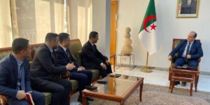 سيفي يناقش آليات إقامة صناعة متكاملة لمركبات “شيري” وإنشاء نسيج صناعي محلي