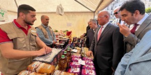 زيتوني يقف على التخفيضات الخاصة للمنتجات في زيارته للأسواق الجوراية بالعاصمة