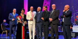 بن زينة، حسيبة عمروش وسليم الشاوي يغنون للمرأة في عيدها