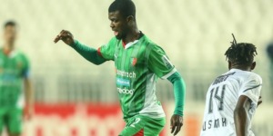 اللاعبون الأجانب في البطولة الاحترافية الأولى لكرة القدم.. أموال كبيرة مقابل مردود هزيل