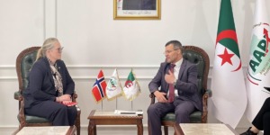 ركاش يتباحث فرص الاستثمار مع سفيرة مملكة النرويج بالجزائر
