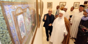 عميد جامع الجزائر يشرف على تكريم المشاركين في معرض الفنون الإسلامية