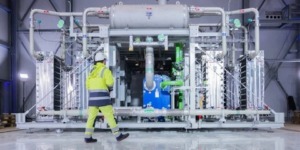 تحذرات من مشروع شركة فرنسية لانتاج الهيدروجين الأخضر في الصحراء الغربية المحتلة  