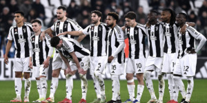 دي ليفيو: اللاعبون أنفسهم يجب أن يتحمّلوا مسؤولياتهم