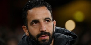 أموريم يرد على الانتقادات اللاذعة على غاري نيفيل