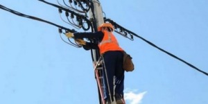 البويرة.. ربط 173 مسكن بشبكة الكهرباء بحيزر والمعمورة