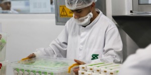 مواد صيدلانية: مجمع “صيدال” يعتزم انجاز وحدات انتاجية بـ3 ولايات جنوبية