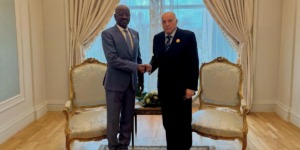 عطاف يلتقي نظيره الموريتاني بالقاهرة لبحث التعاون الثنائي وتنسيق المواقف المشتركة