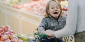 كيف نفرق بين “الشقاوة” الطبيعية والدلال الزائد؟