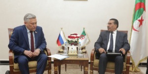 عيسى نايلي يستقبل وفدا برلمانيا روسيا