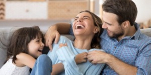 روح الدعابة… مفتاحك لحياة زوجية سعيدة