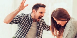 زوجك كثير الغضب.. هذه طرق التعامل معه