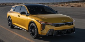 كيا تعلن عن  K4 هاتشباك 2026