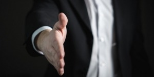 لا تؤمنوا حتى تحابوا