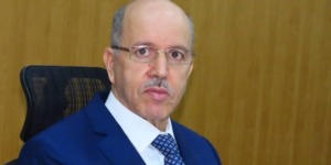 سايحي يوجه توجيهات لتحسين وضعية موظفي قطاع الصحة وتحقيق التنمية المهنية