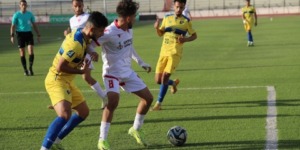 دزيري ينتقد أداء لاعبيه