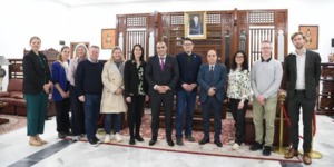 وفد برلماني دنماركي يحل بالجزائر