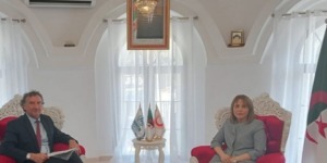 حملاوي تتباحث تعزيز التنسيق وتطوير برامج الدعم الإنساني مع ممثل مفوضية الشؤون اللاجئين بالجزائر