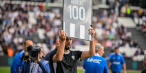 عبدلي يُكرم بجائزة رمزية