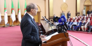 إفتتاح فعاليات الملتقى الوطني الثاني حول موضوع العلاقة الوظيفية بين المحكمة الدستورية والسلطات العمومية