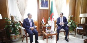 عرقاب يبحث مع وزير الخارجية والهجرة المصري سبل تعزيز التعاون الثنائي